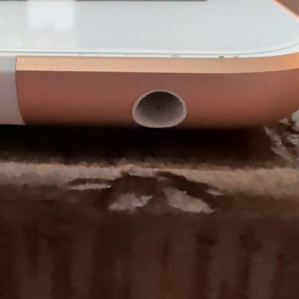 Apple iPad - 8th Generation - White/Gold